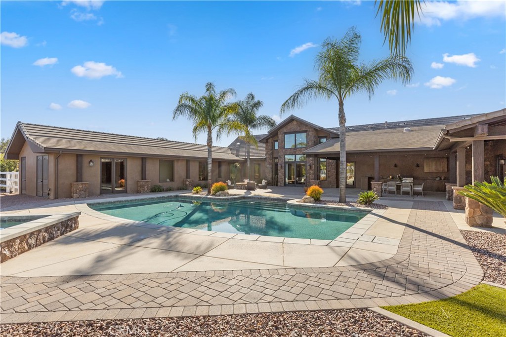 41570 Avenida Bordeaux