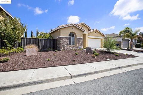 Photo of 3005 Rancho Bernado Dr Dr, Bay Point, CA 94565 (MLS # 41111396)