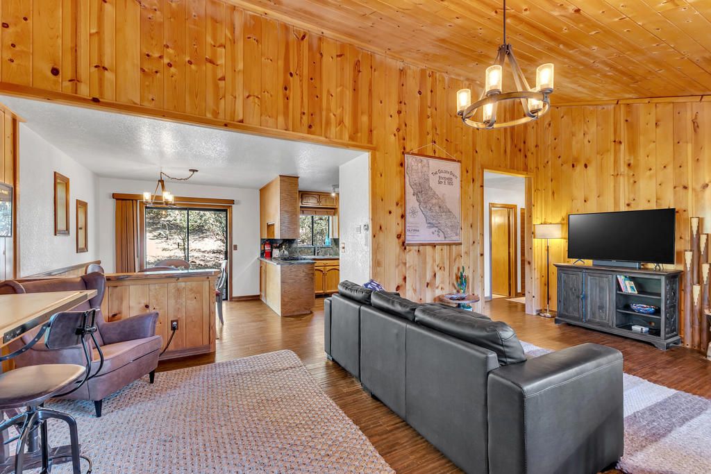 Photo of 26650 Crestview Drive, Idyllwild, CA 92549 (MLS # 219145488DA)