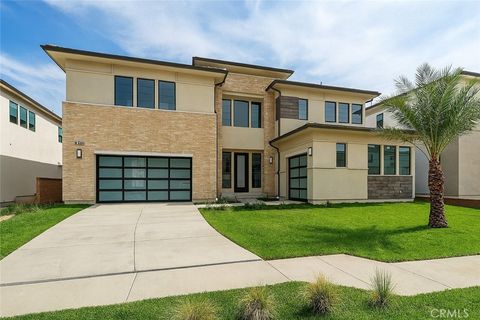 Photo of 20580 Edgewood Court, Chatsworth, CA 91311 (MLS # SR25235446)