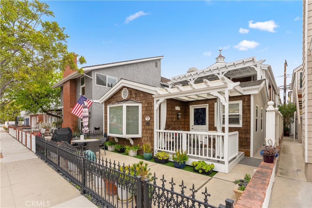 Balboa Island - Main Island (BALM) - Residential Lease