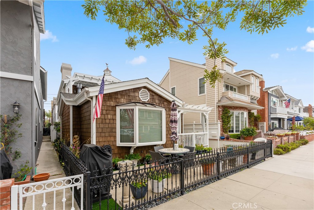 Balboa Island - Main Island (BALM) - Residential Lease