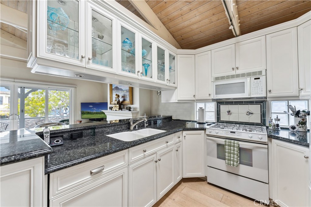 Balboa Island - Main Island (BALM) - Residential Lease