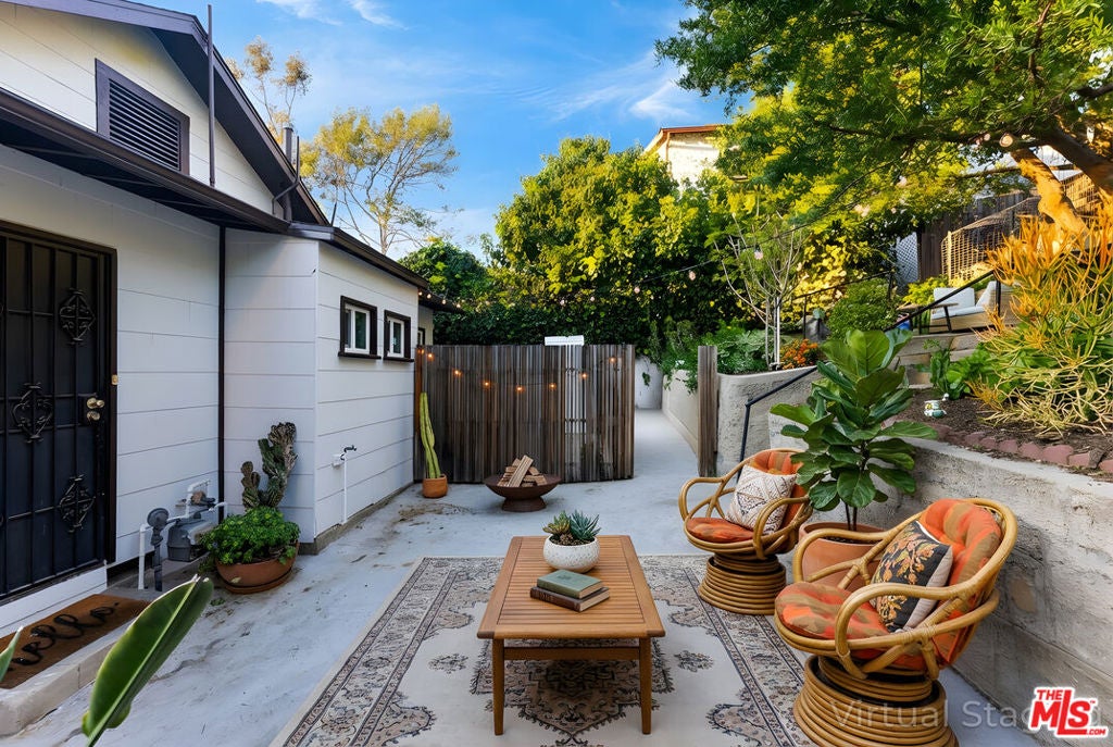 534 Casanova Street