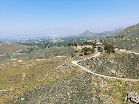 20682 Hill Top Drive Riverside CA 92507