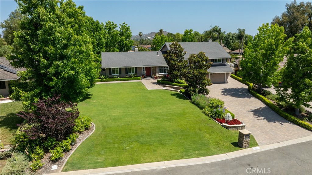 9642 James Circle