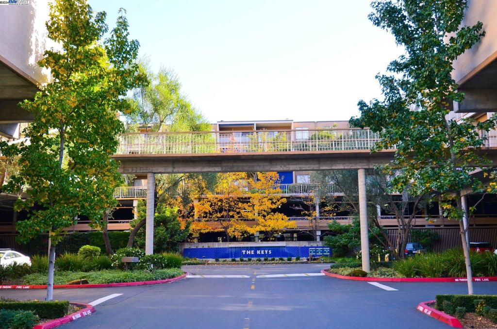 460 N Civic Dr 305