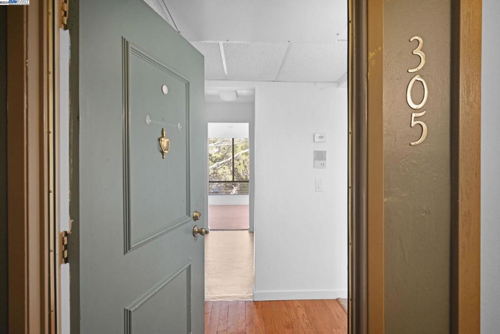 460 N Civic Dr 305