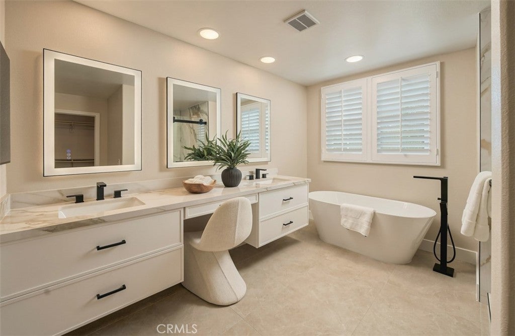 18 Hillsdale, Newport Beach CA 92660 - Photo 43