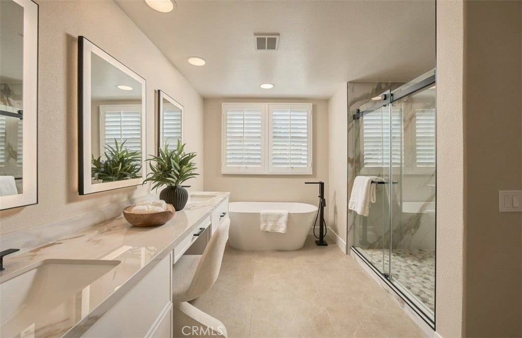 18 Hillsdale, Newport Beach CA 92660 - Photo 45