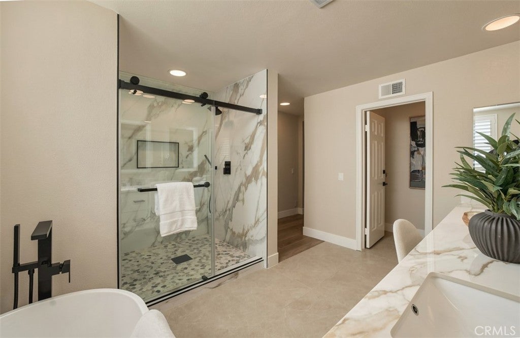 18 Hillsdale, Newport Beach CA 92660 - Photo 44