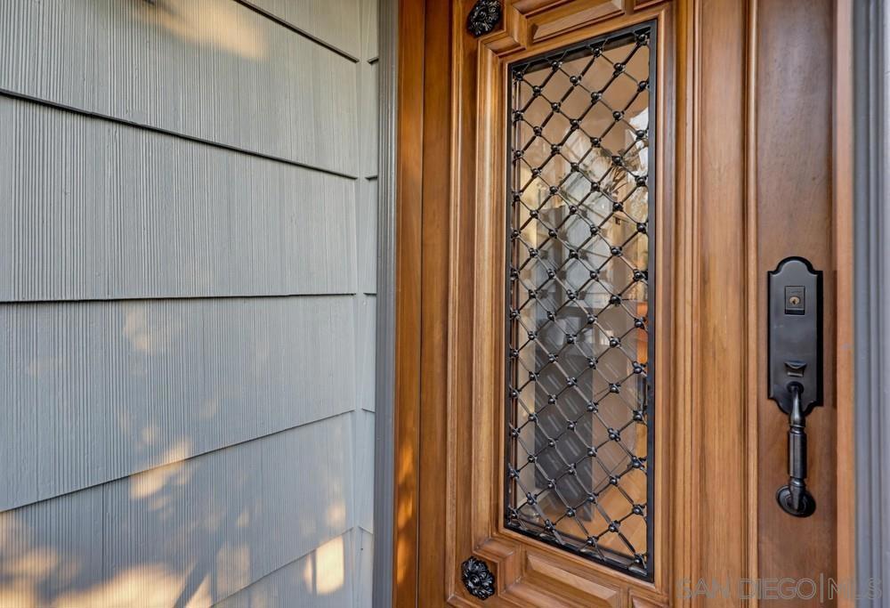 3381 N Mountain View
