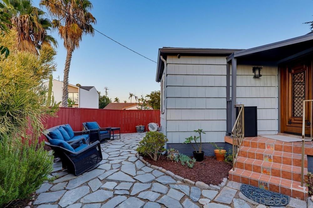 3381 N Mountain View