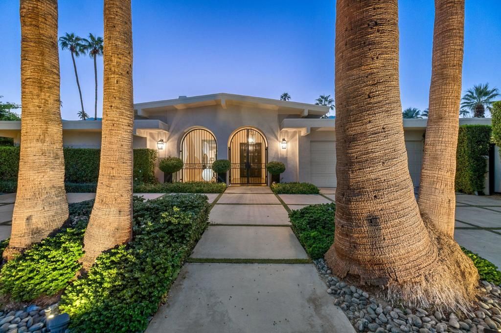Photo of 2015 S Toledo Avenue, Palm Springs, CA 92264 (MLS # 219136923DA)