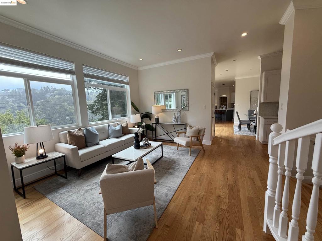 5915 Balboa Dr