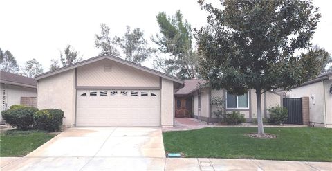 Photo of 718 Via La Paloma, Riverside, CA 92507 (MLS # OC25221619) Photo of 718 Via La Paloma, Riverside, CA 92507 (MLS # OC25221619)