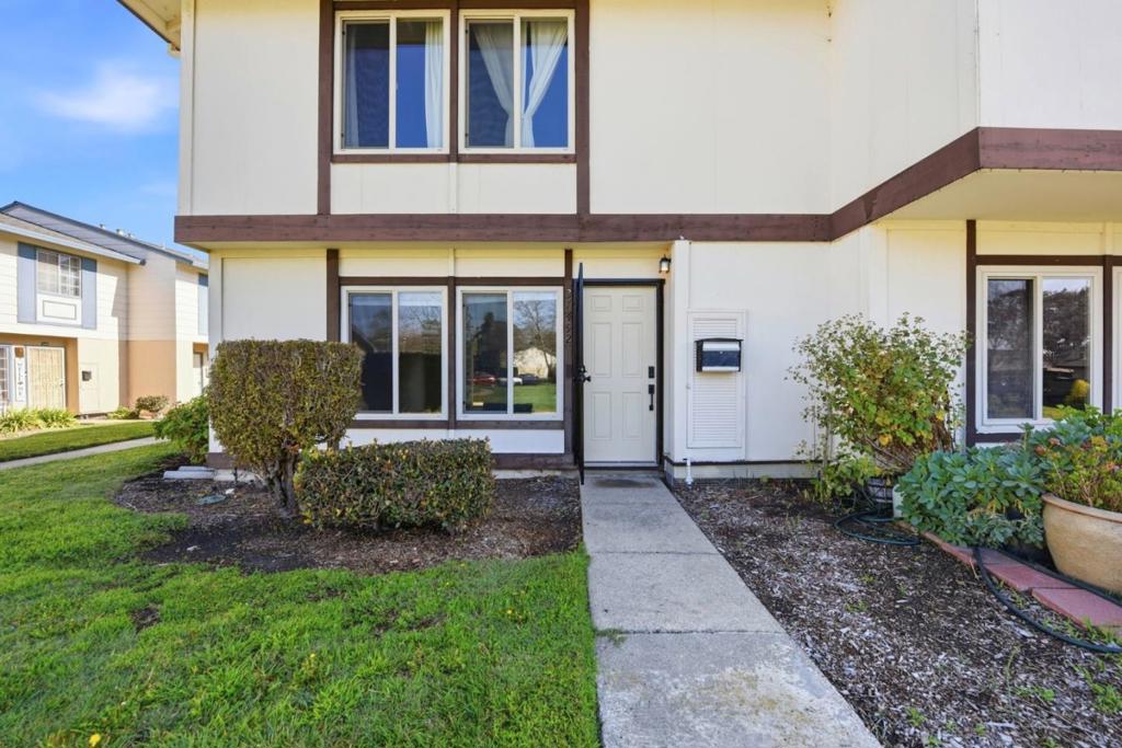 Undisclosed Address #ML82053762, Hayward CA 94545