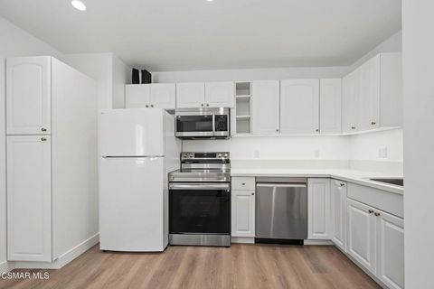 Photo of 545 Shenandoah Street #B, Thousand Oaks, CA 91360 (MLS # 226002861)