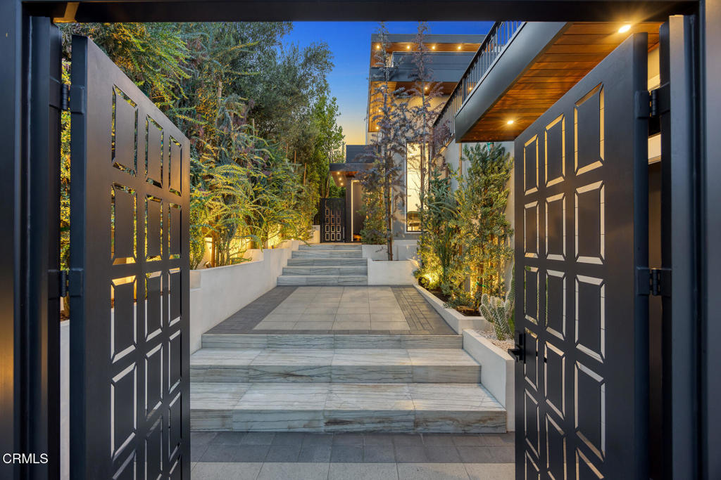 10747 Valleyheart Drive