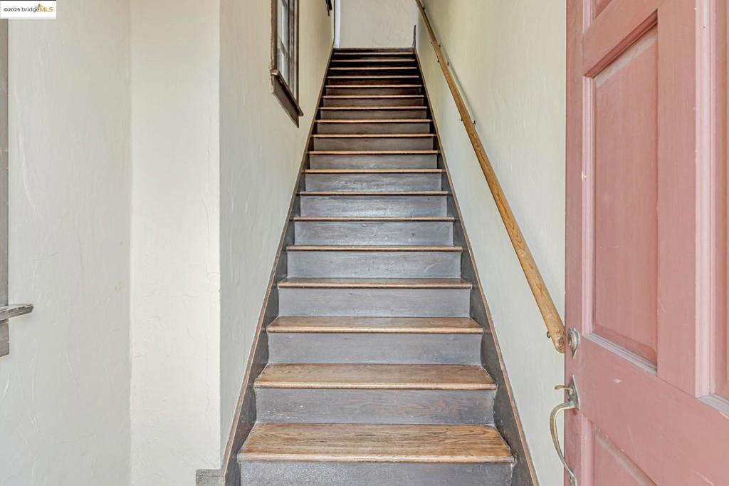 N. CAMPUS - Residential Income