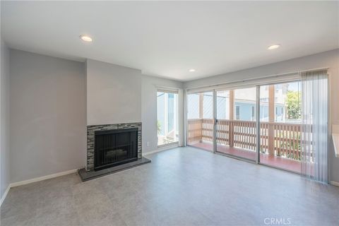 Photo of 600 Monterey Boulevard #3, Hermosa Beach, CA 90254 (MLS # PV25244009) Photo of 600 Monterey Boulevard #3, Hermosa Beach, CA 90254 (MLS # PV25244009)