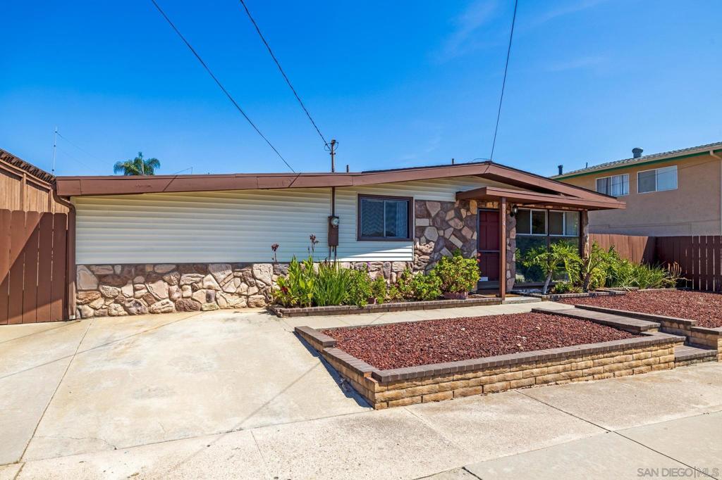 3141 Admiral Ave
