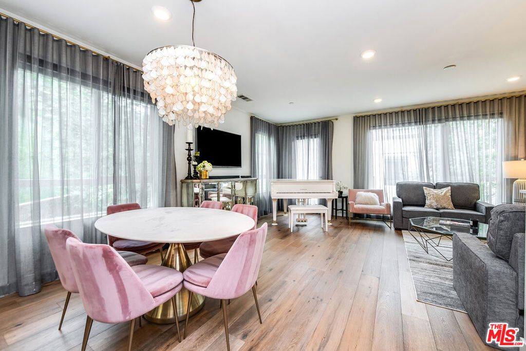Photo of 6760 W Gill Way, Los Angeles, CA 90068 (MLS # 25572687)