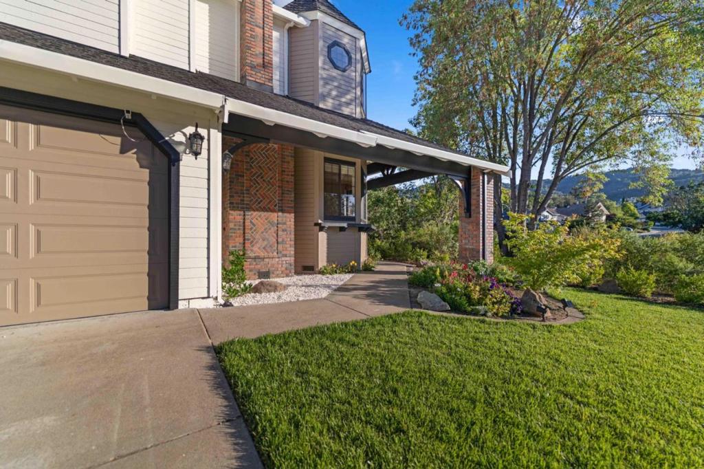 1128 Foxhurst Way