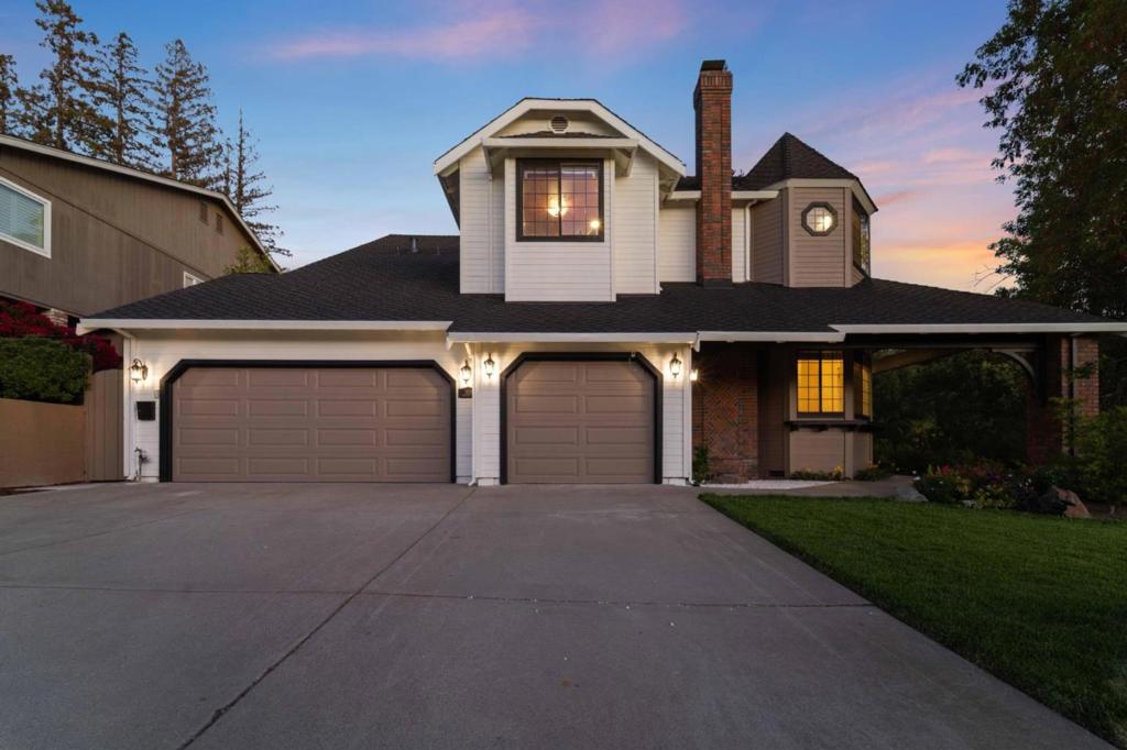 1128 Foxhurst Way