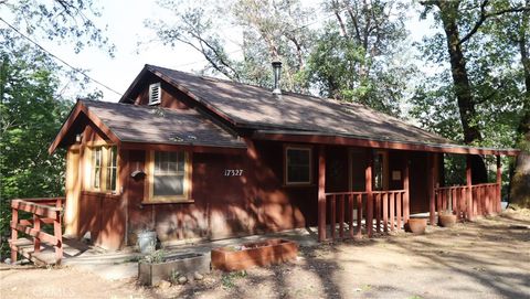 Photo of 17327 Bay Leaf Road, Cobb, CA 95461 (MLS # LC26078426)