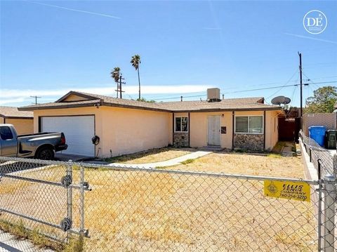 Photo of 1640 Sunset St, Barstow, CA 92311 (MLS # HD26086156)