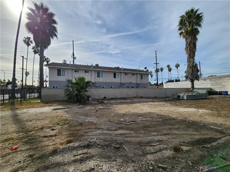 This unique opportunity offers a fully entitled lot with RTI (Ready-to-Issue) permits for a 23 unit all 1B/1B multifamily development in the growing 90043 area. The property is perfectly positioned for a savvy investor or developer seeking a high-demand rental market location, strong proforma rents, and modern construction opportunities.
The property is located in a vibrant neighborhood with increasing tenant demand, excellent transit accessibility, and close proximity to essential amenities and employment hubs.
Development highlights: Construct a 23 unit all 1B/1B multifamily apartment building per RTI permits. Units are designed as one-bedroom layouts, appealing to single professionals and couples in a high-demand area.