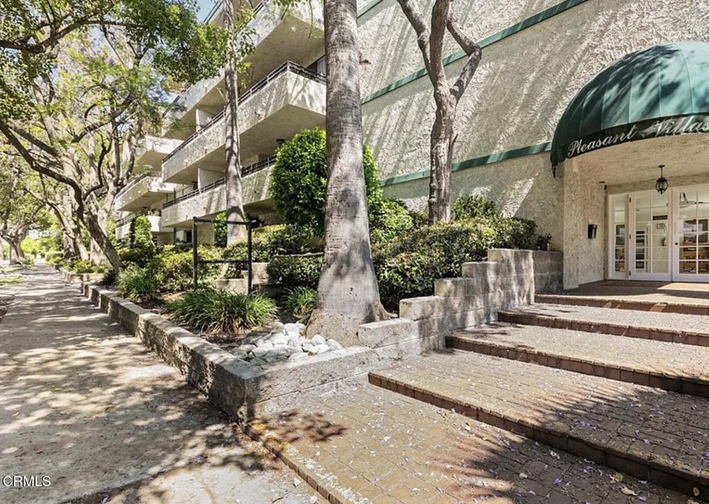 This beautifully located one-bedroom, one-bathroom unit in Southwest Pasadena offers an excellent opportunity for both investors and first-time homebuyers. The open-concept floor plan and galley kitchen provide an efficient and functional living space. Enjoy stunning sunset views from the west-facing balcony. Residents also have access to a gym and a community swimming pool. Its prime location is particularly convenient for students attending CalTech, Pasadena City College, ArtCenter College of Design, and Fuller Theological Seminary. The surrounding area boasts a vibrant urban setting with a variety of shops and restaurants. With competitive pricing and a highly desirable location, this unit is truly a must-see.