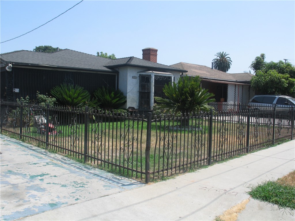 This home is a Probate Sale, subject to Court confirmation. DO NOT DISTURB OCCUPANTS. FOUR BEDROOMS, 1 FULL BATH AND 2- 3/4 BATHS. THIS HOME HAS LOTS OF POTENTIAL, WITH LOTS OF CARE AND EFFORT, THIS CAN BE A DIAMOND!! ALL CASH ONLY OFFERS!. Maxwell & Associates and affiliates do not guarantee the accuracy of the square footage, Lot size and other information concerning the condition or the features of the property provided by or obtained from public records or other sources. Buyer is advised to independently verify the accuracy of that information through personal Inspection and with appropriate professionals. This property is being sold in it's , AS IS", present condition, with no warranties expressed or implied. Owner, Brokers and Agents shall be held harmless regarding and any all liability and/or responsibility in connection with same, now or in the future. Please use CAR Probate Purchase Agreement and Addendums, as well as Probate Advisory Form. ALL CASH ONLY OFFERS!!