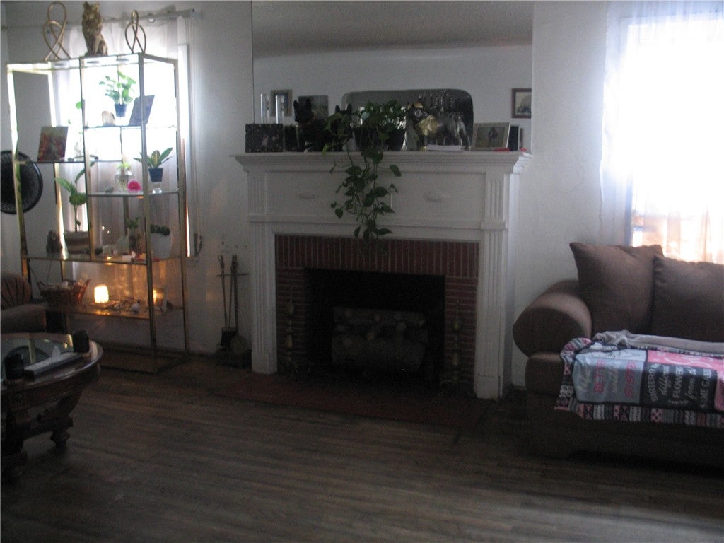 812 N Poinsettia Avenue