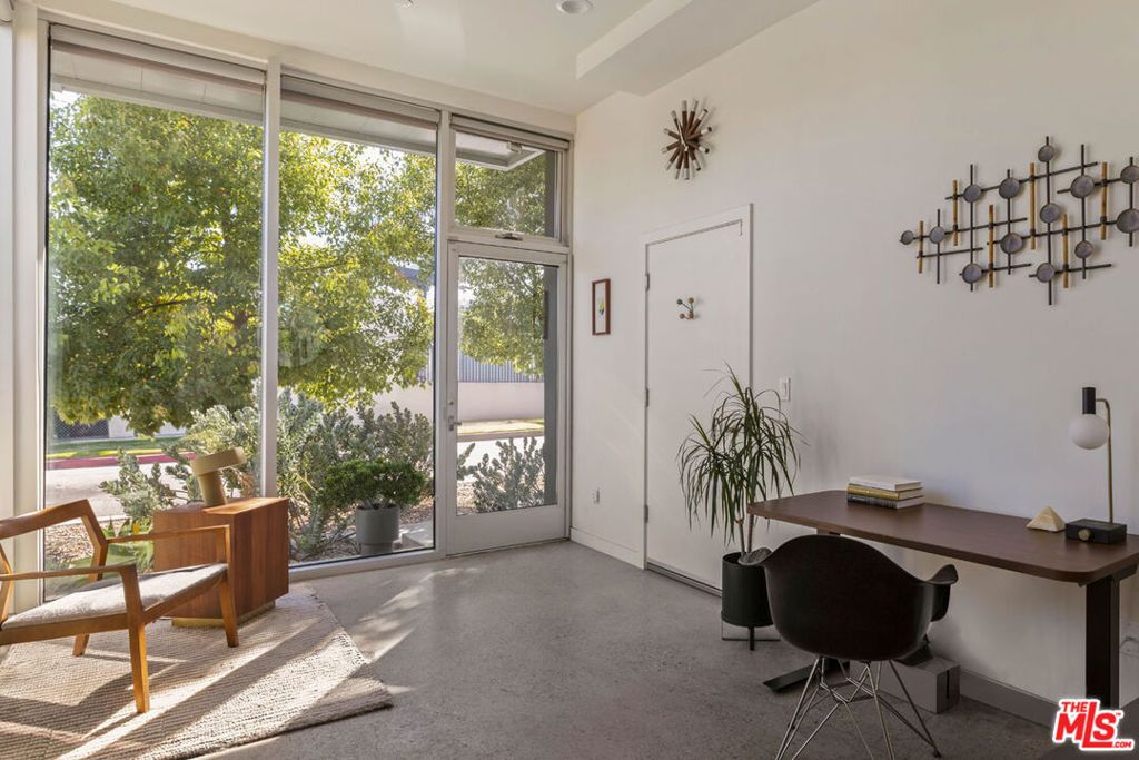 Photo of 3543 Casitas Avenue, Los Angeles, CA 90039 (MLS # 25589613)