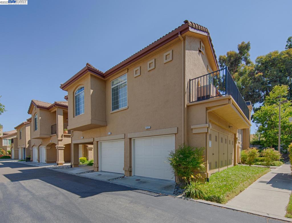 WILLOW CREEK - Residential