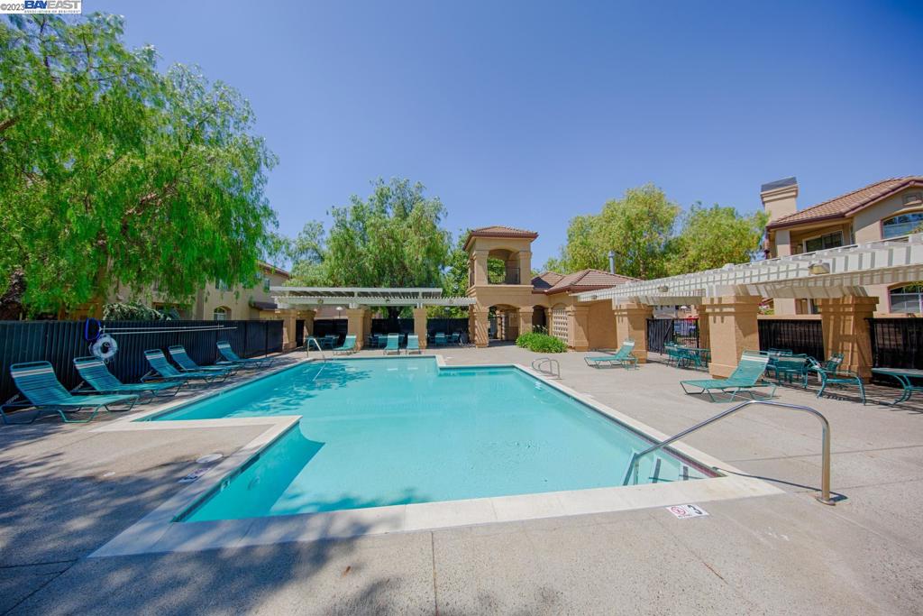 WILLOW CREEK - Residential