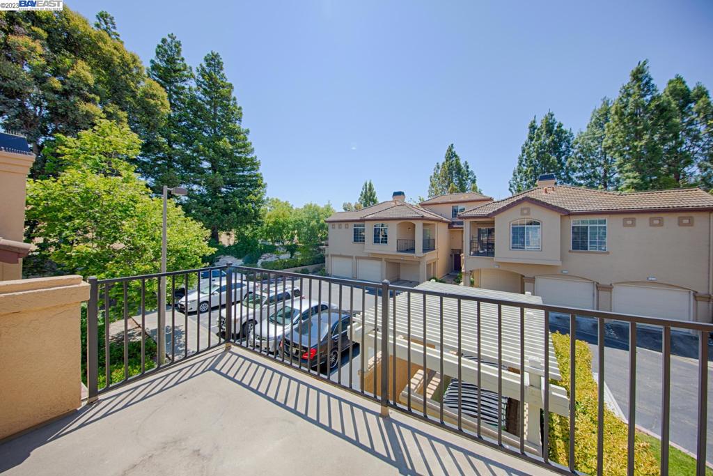 WILLOW CREEK - Residential