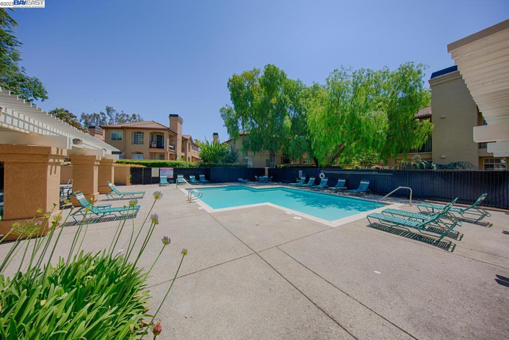 WILLOW CREEK - Residential