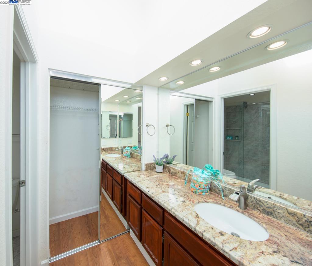 WILLOW CREEK - Residential