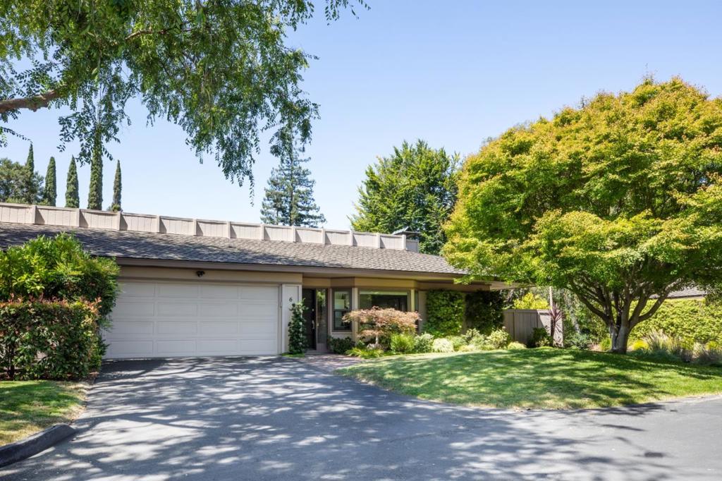 6 Bay Tree LN