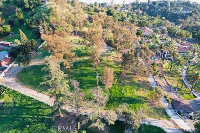 402 E DE ANZA HEIGHT DR