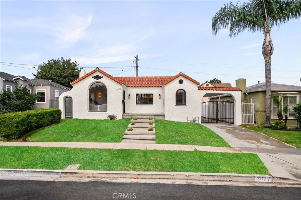 Photo of 3477 Floresta Ave, Los Angeles, CA 90043 (MLS # CV25260370)