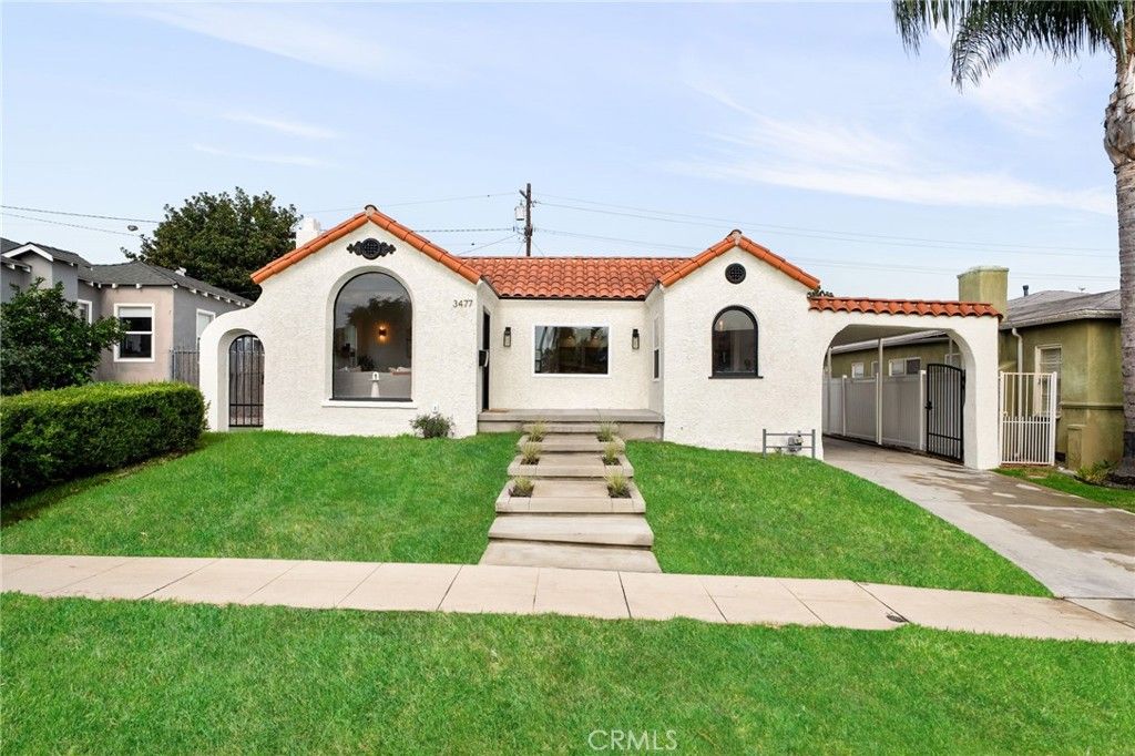 Photo of 3477 Floresta Ave, Los Angeles, CA 90043 (MLS # CV25260370)
