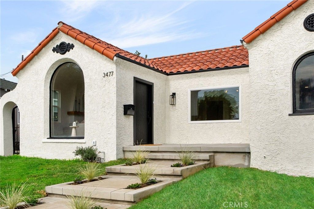 Photo of 3477 Floresta Ave, Los Angeles, CA 90043 (MLS # CV25260370)