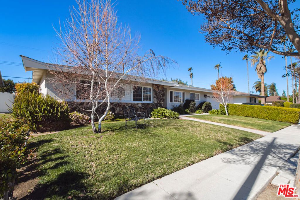 Photo of 1091 Vallejo Avenue, Simi Valley, CA 93065 (MLS # 26651613)
