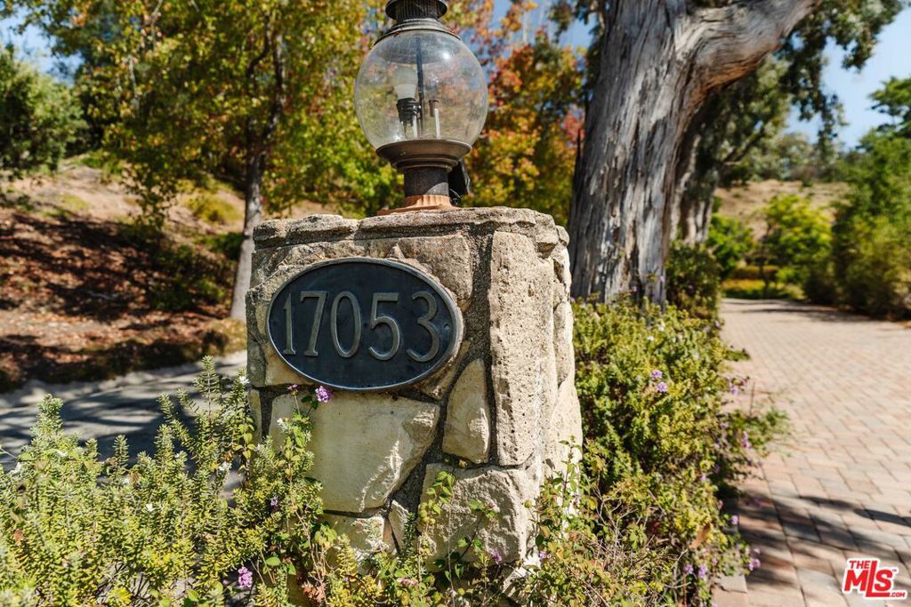 Photo of 17053 Palisades Circle, Pacific Palisades, CA 90272 (MLS # 25600869)