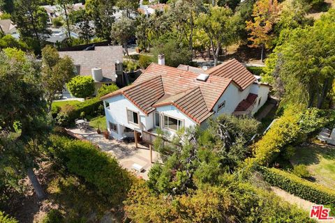 Photo of 17053 Palisades Circle, Pacific Palisades, CA 90272 (MLS # 25600869)