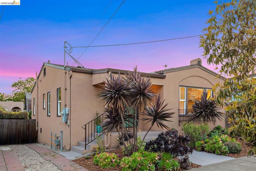 Photo of 2707 Logan St St, Oakland, CA 94601 (MLS # 41131835)